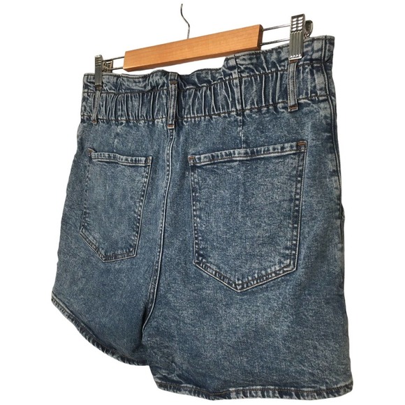 Express Midi Super High Rise Pleated Stonewash Y2K 90s Denim Shorts Mom Blue 12R - Picture 3 of 10